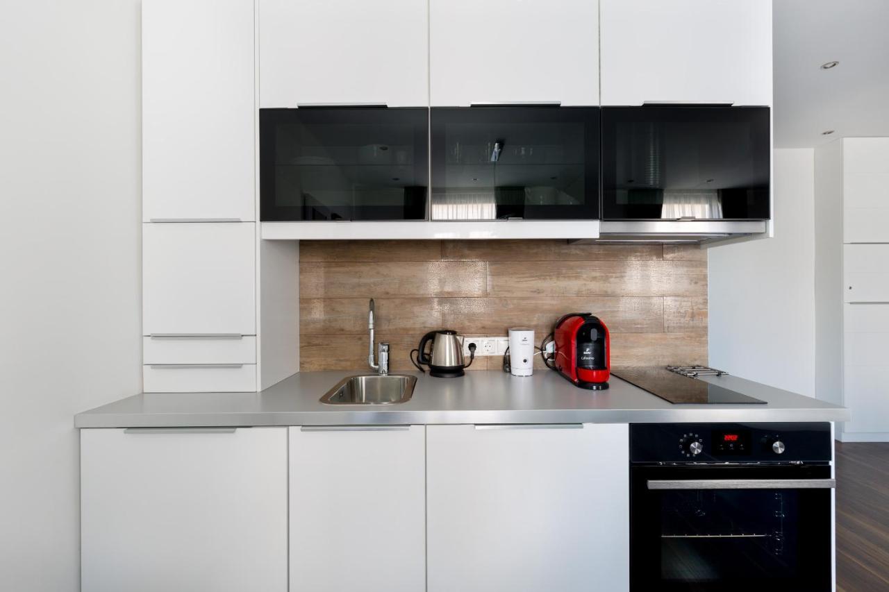 Budapest Central Square 2 Bedrooms Suite - Michaelides Voeroesmarty Square Residences Экстерьер фото
